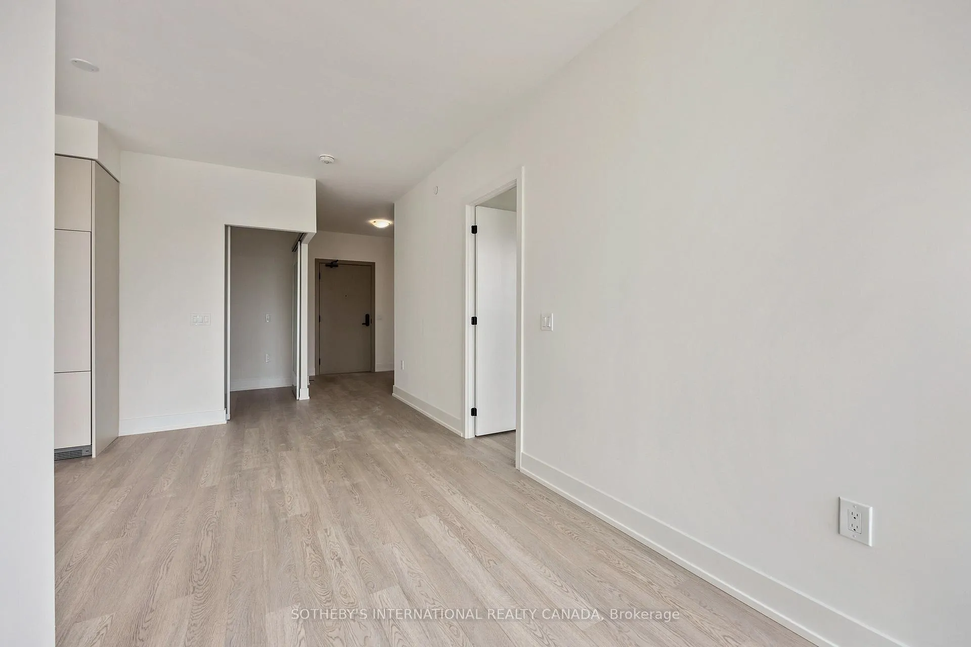 Photo 23 of Unit 405, 2075 King Road, King, King City — HOMEH