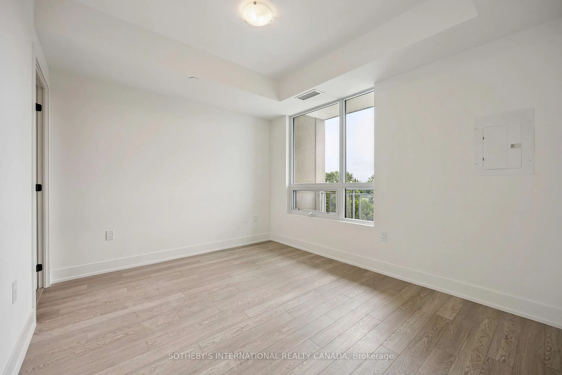 Photo 25 of Unit 405, 2075 King Road, King, King City — HOMEH