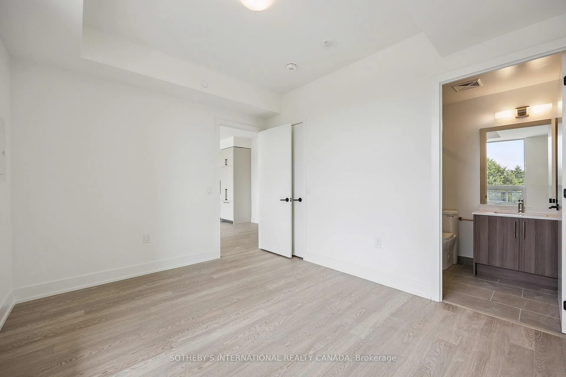 Photo 26 of Unit 405, 2075 King Road, King, King City — HOMEH