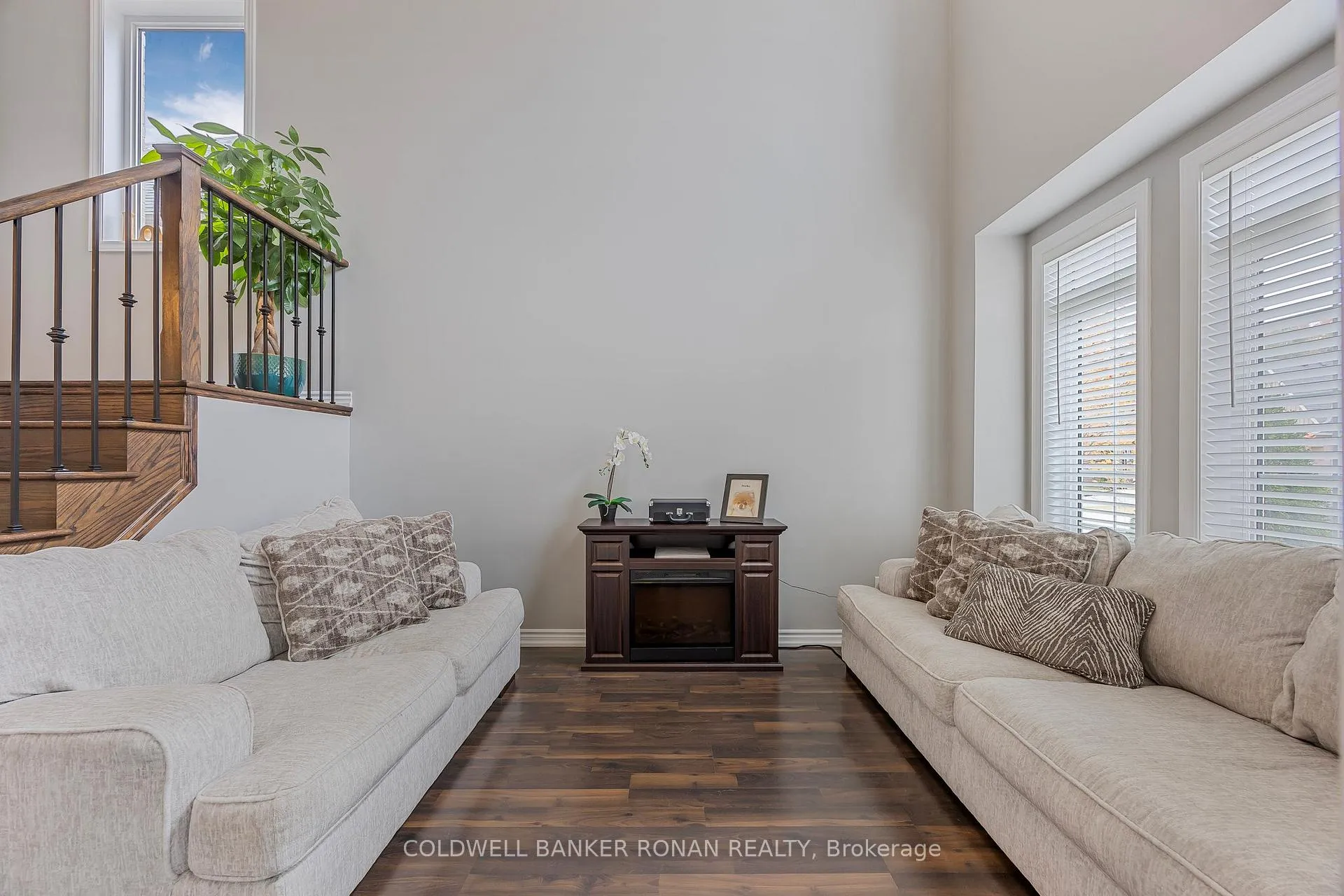 Photo 4 of 21 Moreau Way, Springwater, Centre Vespra — HOMEH