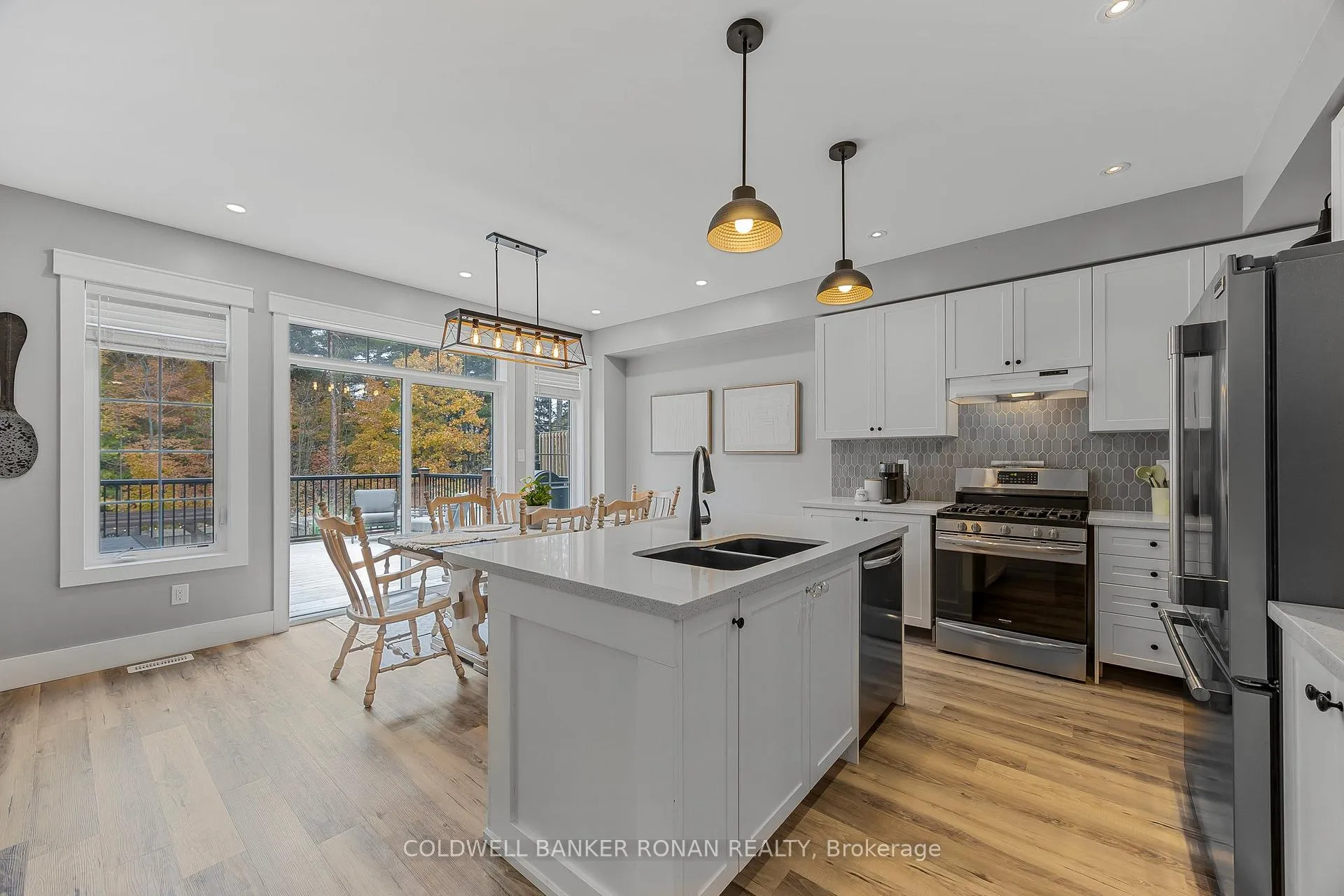 Photo 7 of 21 Moreau Way, Springwater, Centre Vespra — HOMEH