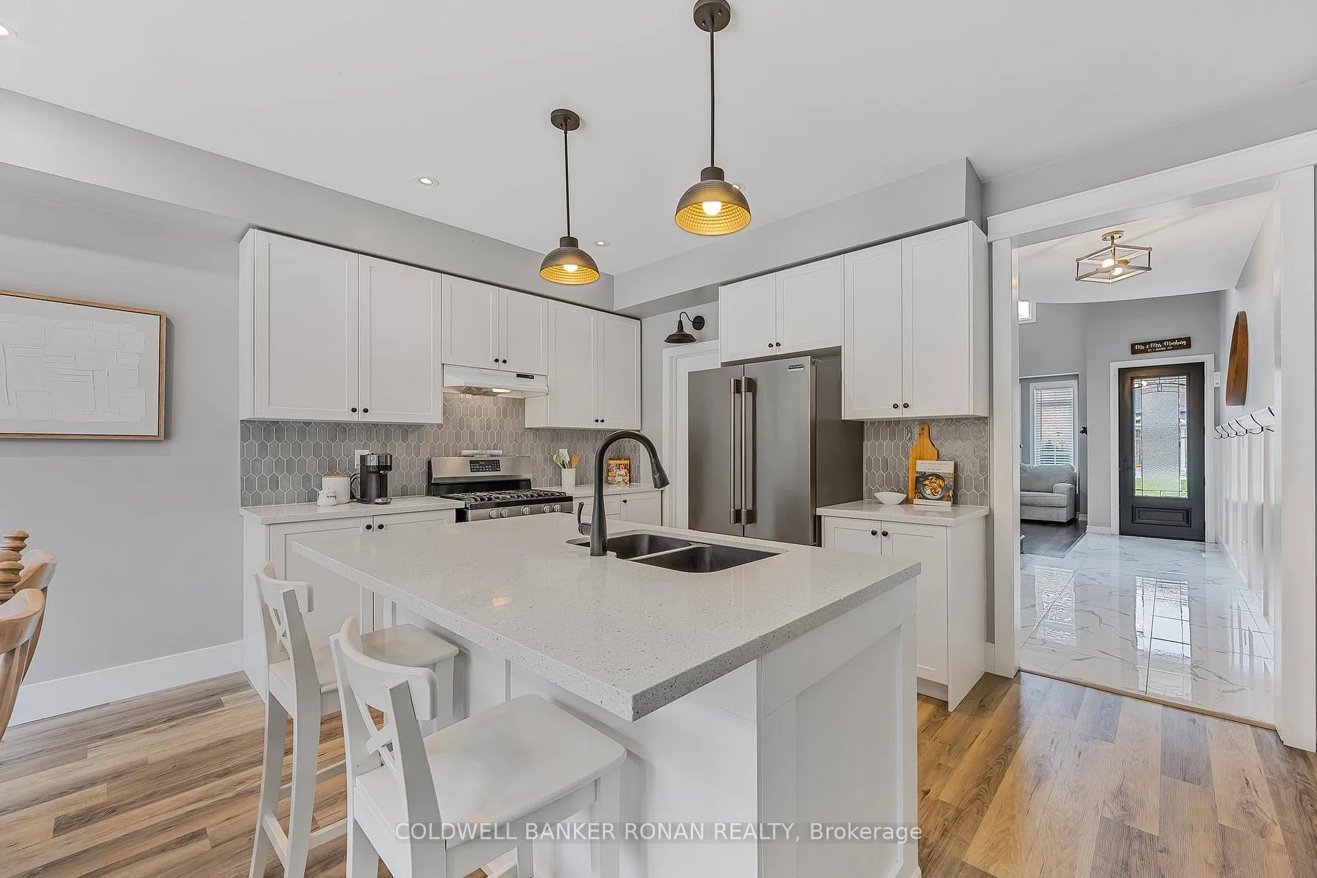 Photo 9 of 21 Moreau Way, Springwater, Centre Vespra — HOMEH