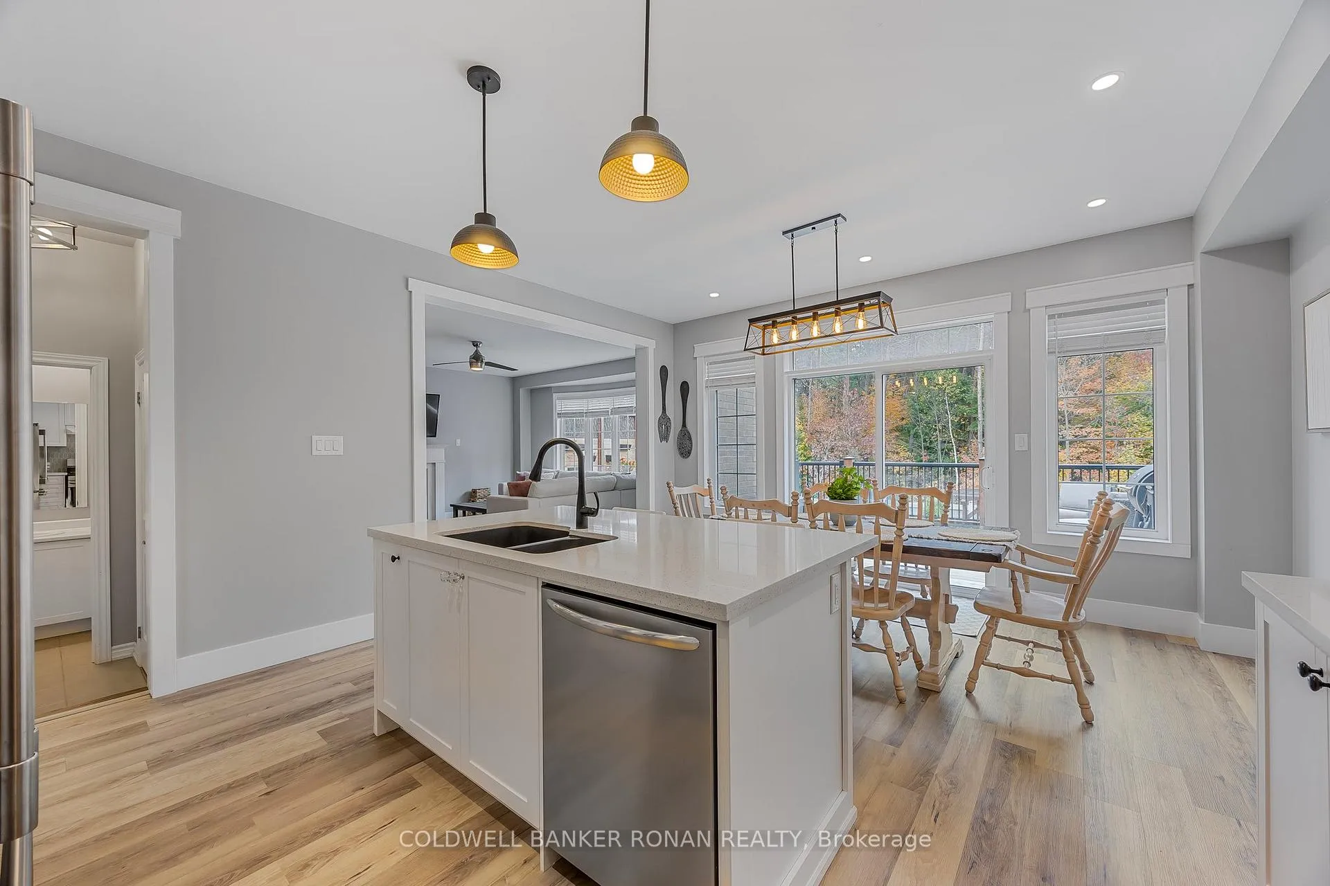 Photo 10 of 21 Moreau Way, Springwater, Centre Vespra — HOMEH