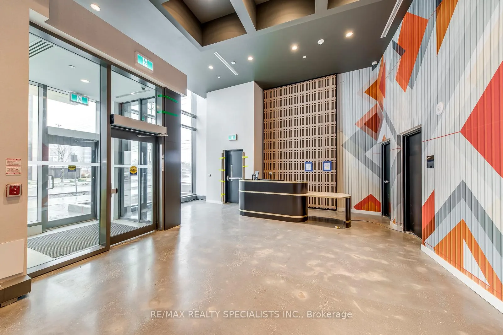 Photo 3 of Unit 921, 10 Abeja Street, Vaughan, Concord — HOMEH