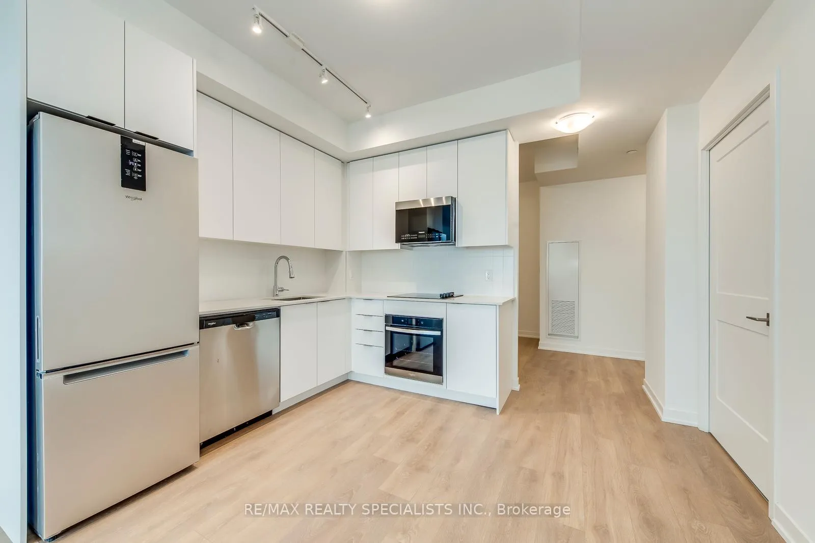 Photo 7 of Unit 921, 10 Abeja Street, Vaughan, Concord — HOMEH