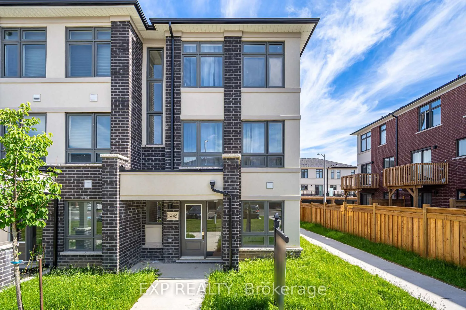 Photo 2 of 1445 Bradenton Path, Oshawa, Eastdale — HOMEH