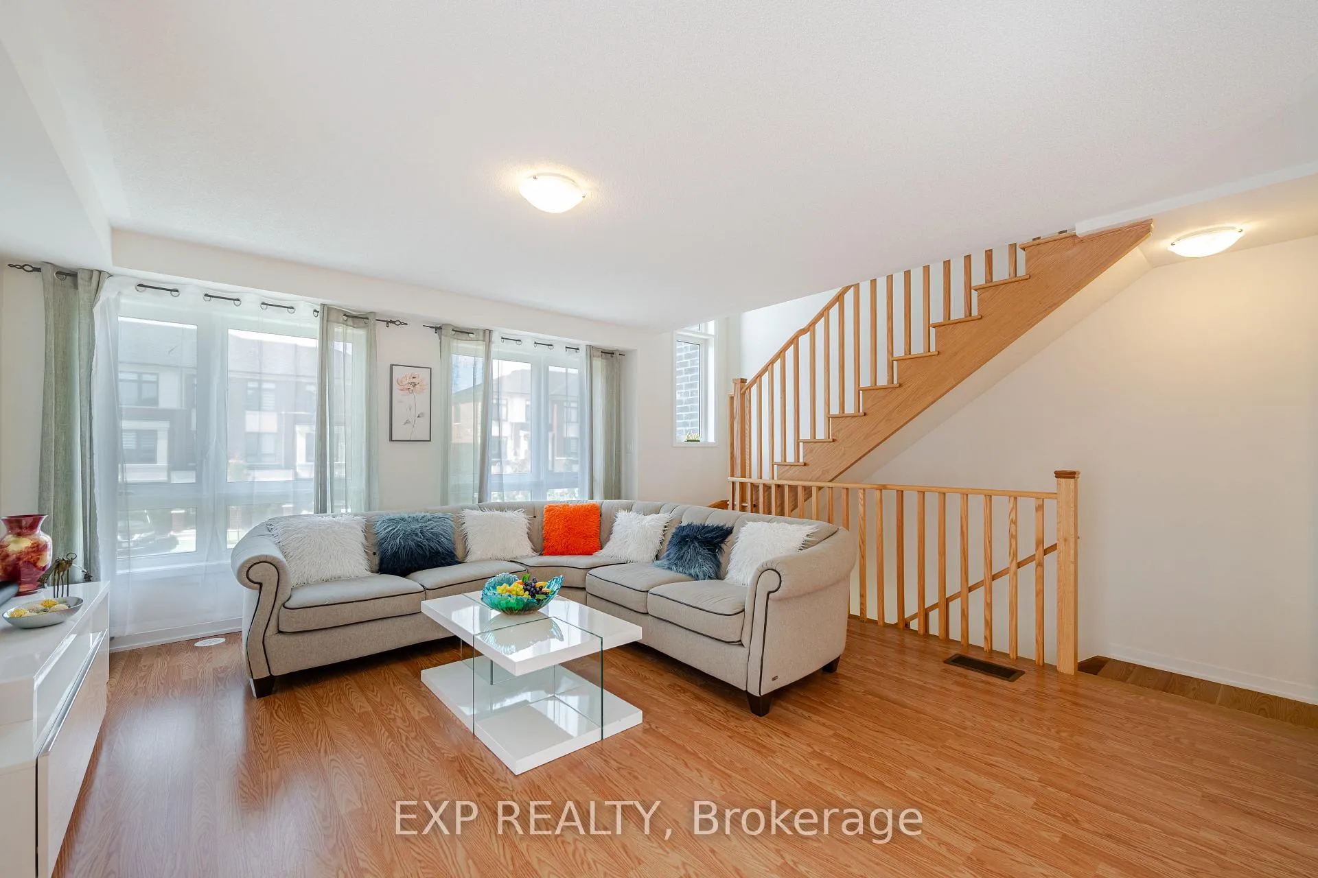 Photo 3 of 1445 Bradenton Path, Oshawa, Eastdale — HOMEH