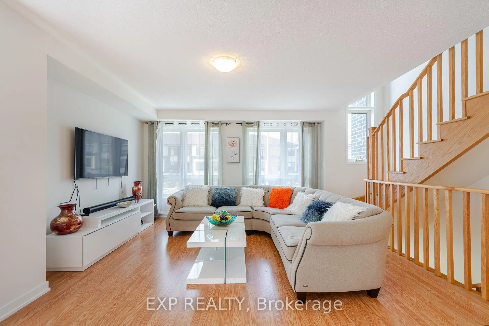 Photo 5 of 1445 Bradenton Path, Oshawa, Eastdale — HOMEH