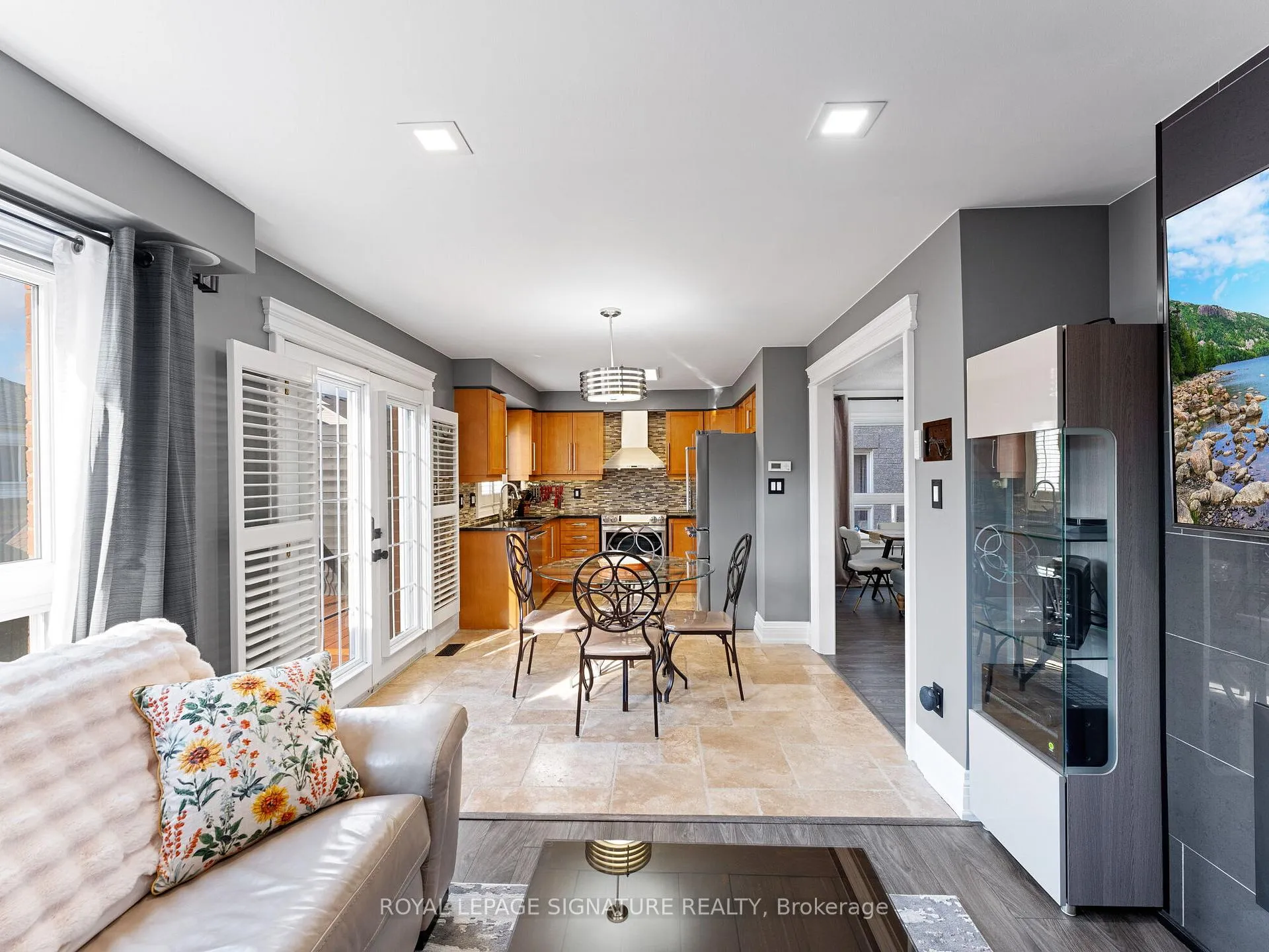 Photo 9 of 16 Howlett Crescent, Ajax, Northeast Ajax — HOMEH