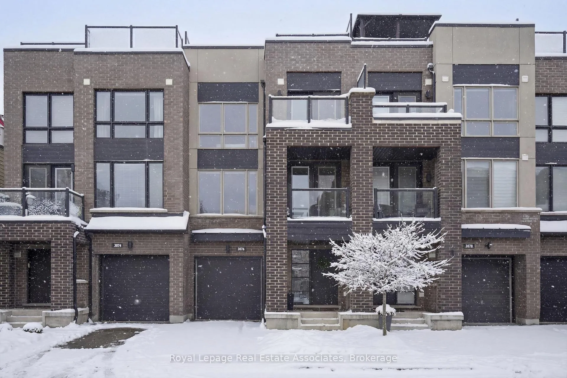 Photo 1 of 3076 Cascade Common, Oakville, Joshua Meadows — HOMEH