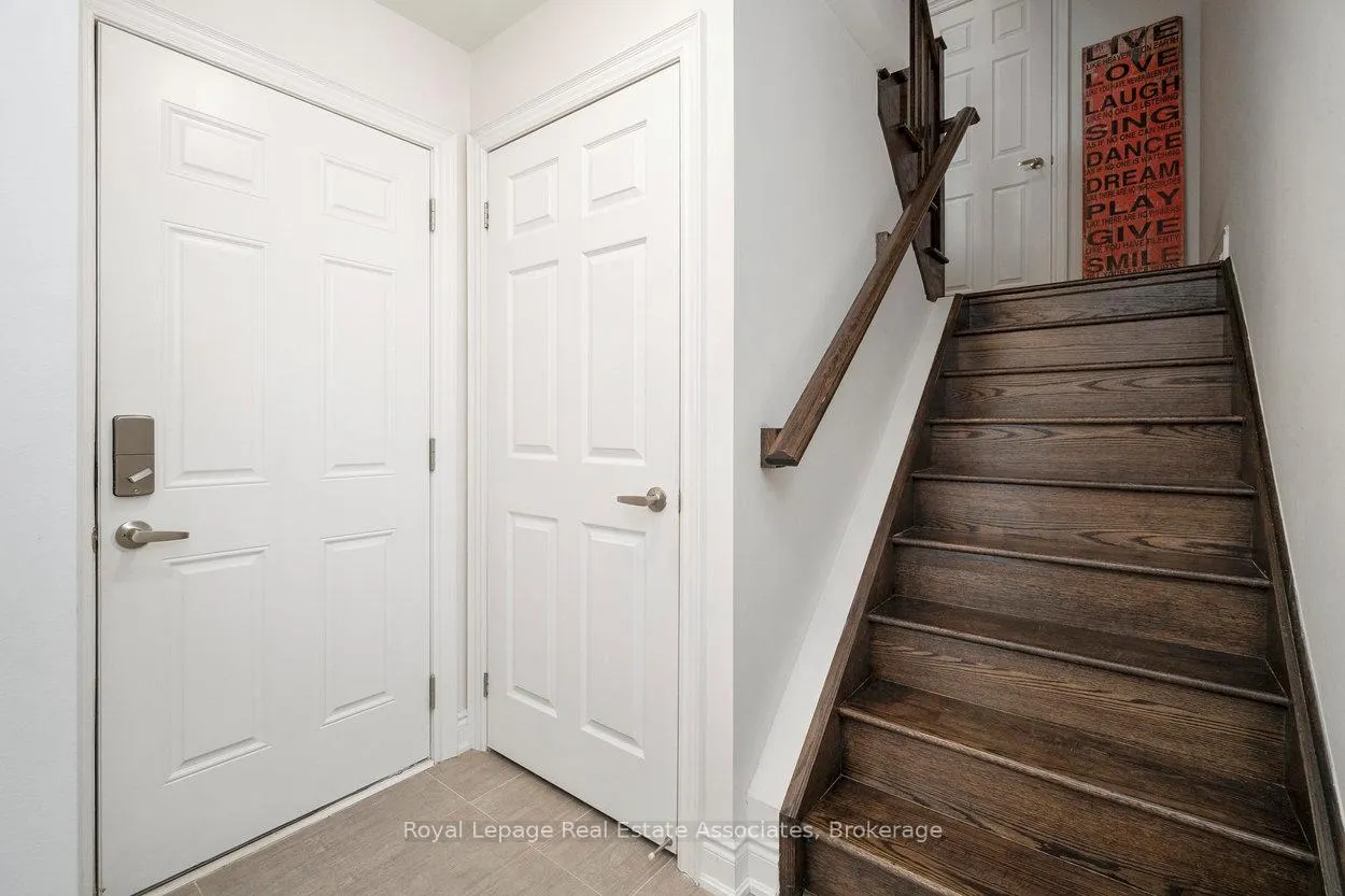 Photo 4 of 3076 Cascade Common, Oakville, Joshua Meadows — HOMEH