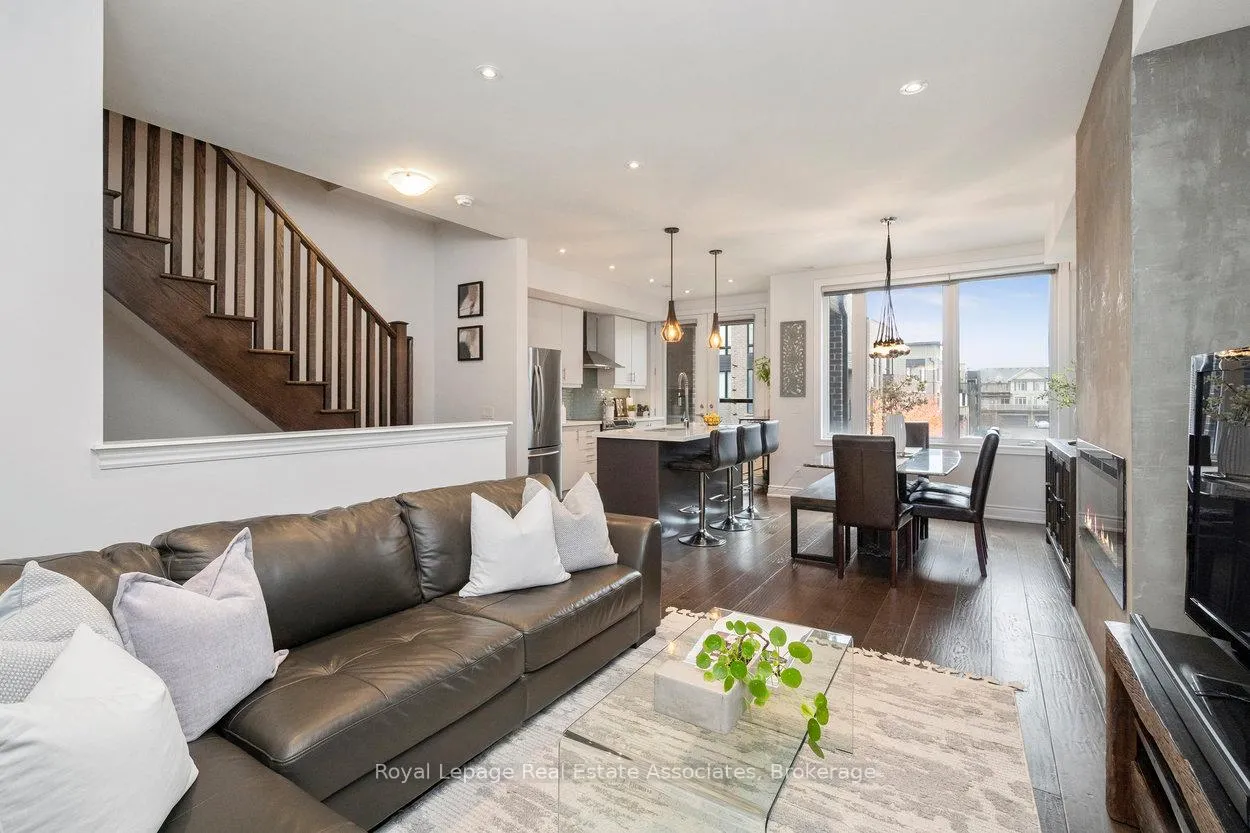 Photo 5 of 3076 Cascade Common, Oakville, Joshua Meadows — HOMEH