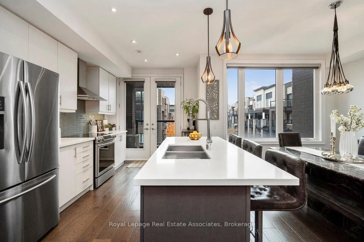 Photo 8 of 3076 Cascade Common, Oakville, Joshua Meadows — HOMEH