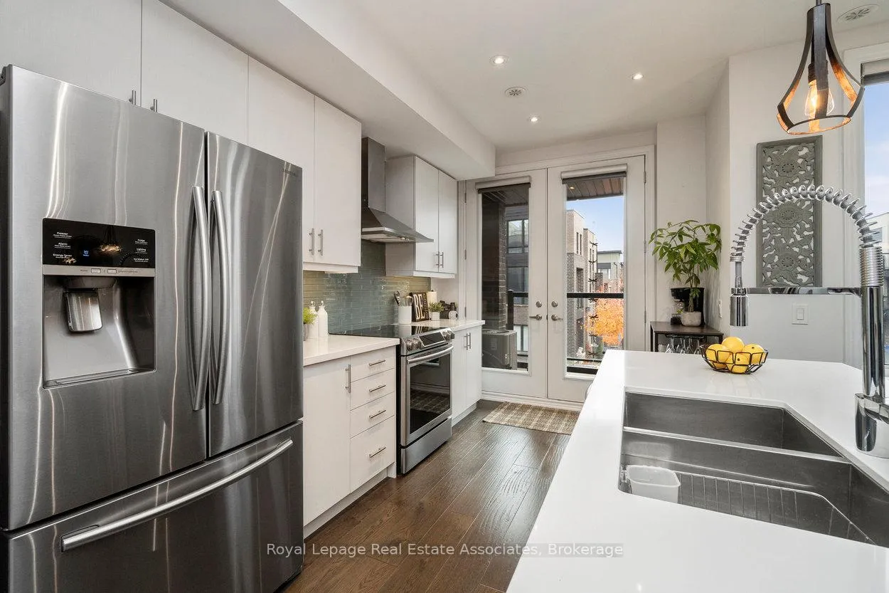 Photo 9 of 3076 Cascade Common, Oakville, Joshua Meadows — HOMEH