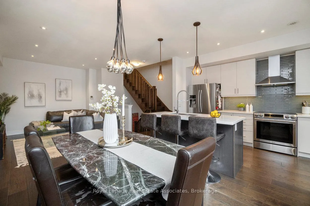 Photo 15 of 3076 Cascade Common, Oakville, Joshua Meadows — HOMEH