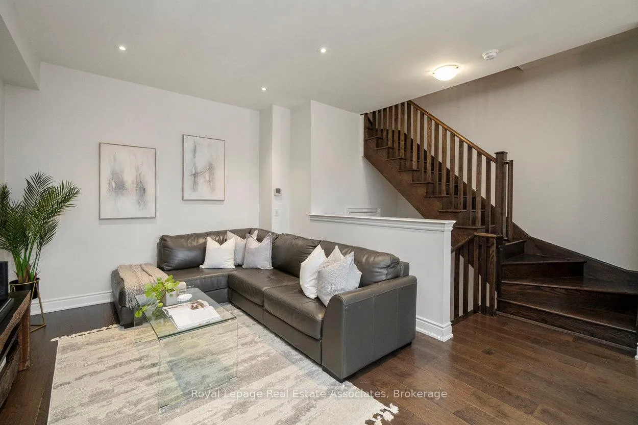 Photo 18 of 3076 Cascade Common, Oakville, Joshua Meadows — HOMEH