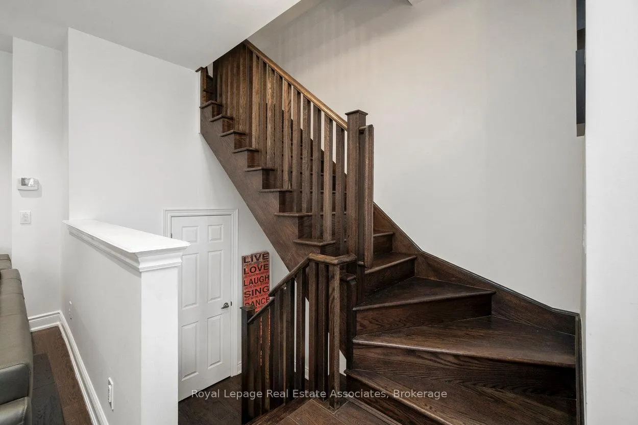 Photo 22 of 3076 Cascade Common, Oakville, Joshua Meadows — HOMEH