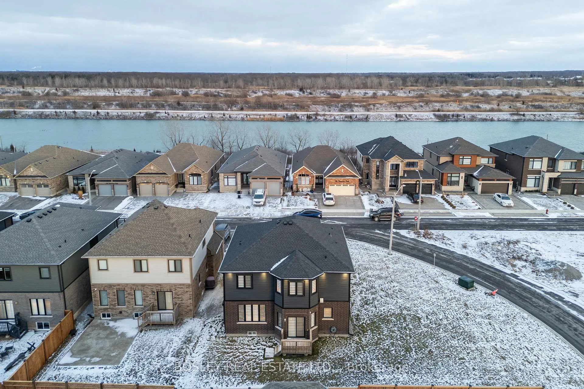 Photo 8 of 251 Shoreview Drive, Welland, Hwy 406/Welland — HOMEH