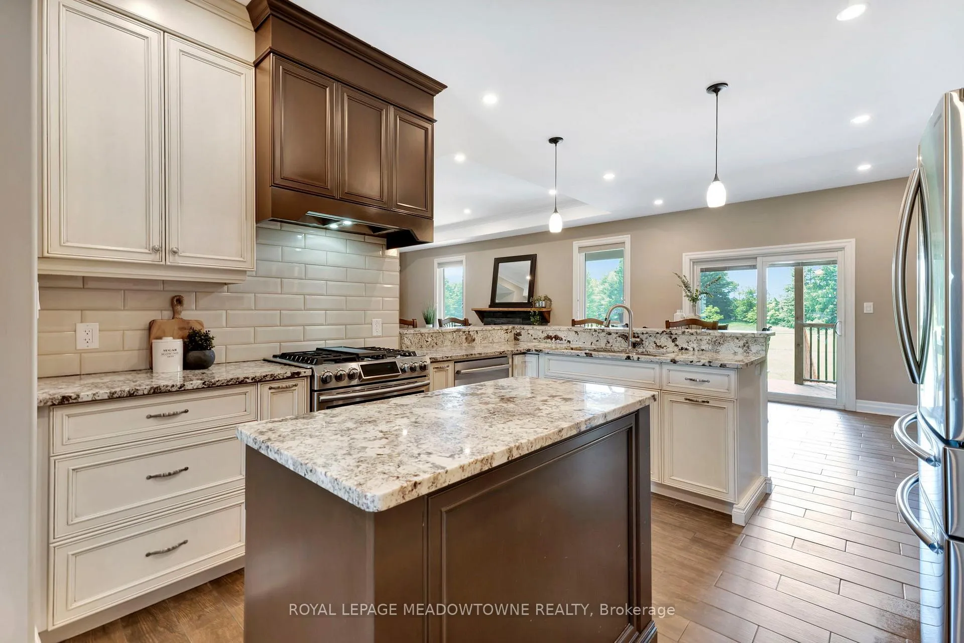 Photo 10 of 7 Gavin Drive, Hamilton, Freelton — HOMEH
