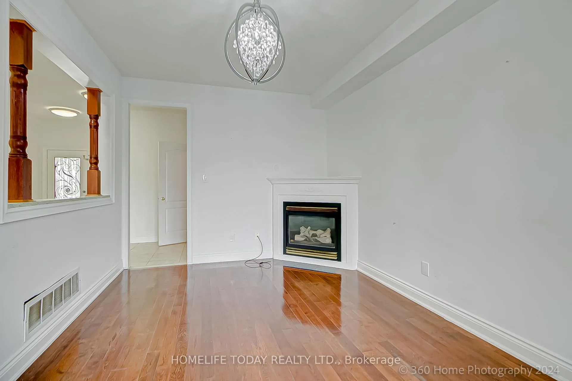 Photo 3 of 169 Coppard Avenue, Markham, Middlefield — HOMEH