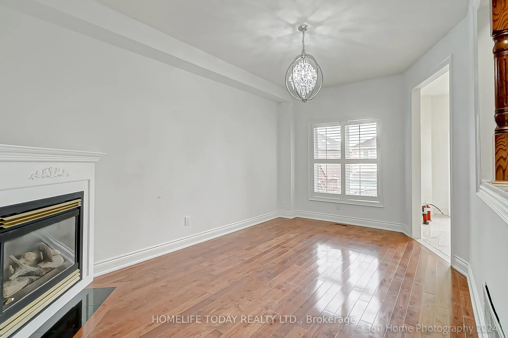Photo 4 of 169 Coppard Avenue, Markham, Middlefield — HOMEH