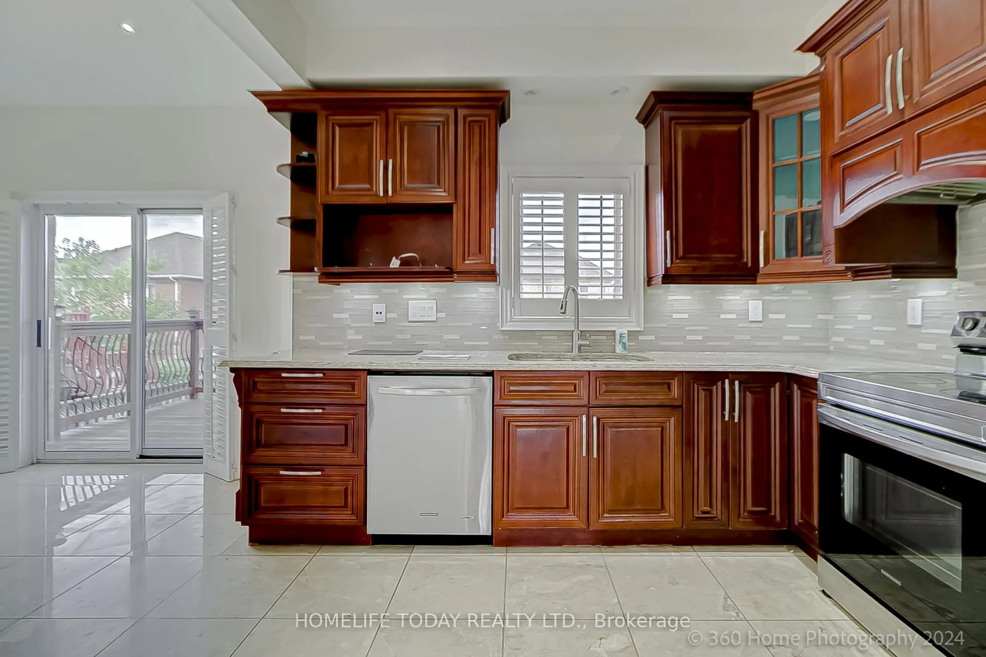 Photo 8 of 169 Coppard Avenue, Markham, Middlefield — HOMEH