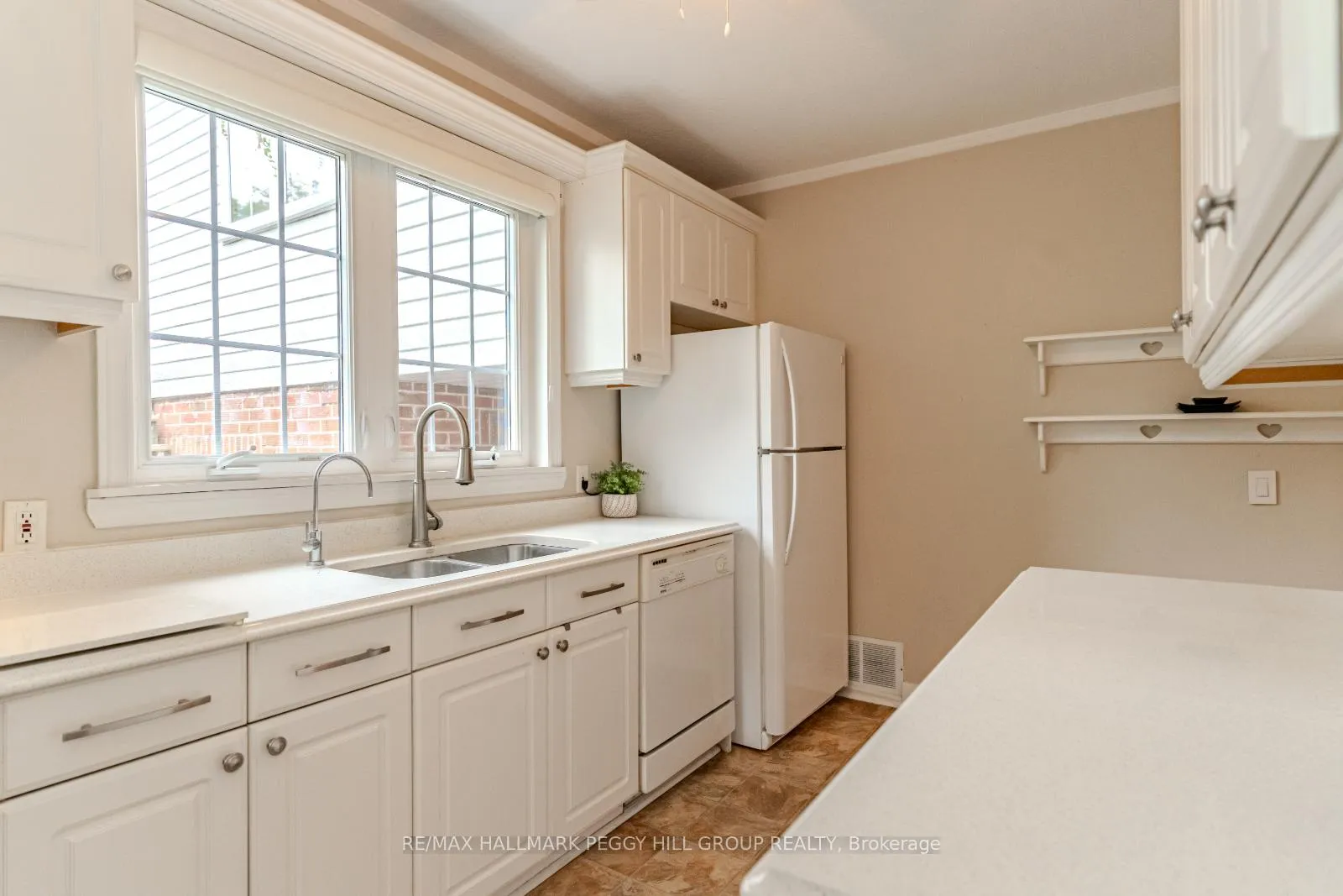 Photo 6 of 9 Orchard Drive, Barrie, Codrington — HOMEH