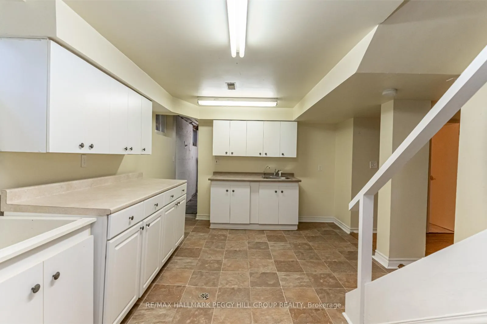 Photo 13 of 9 Orchard Drive, Barrie, Codrington — HOMEH