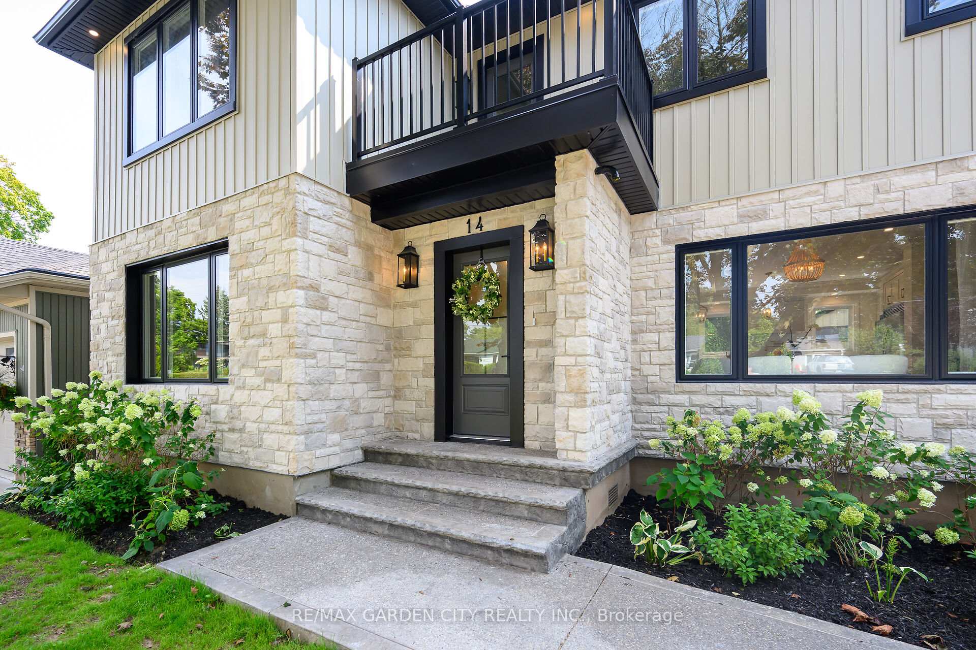 Photo 4 of 14 Marr Avenue, Grimsby, Grimsby Beach — HOMEH