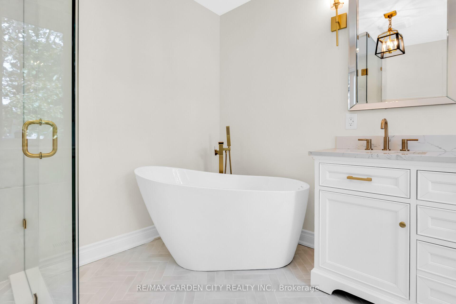 Photo 25 of 14 Marr Avenue, Grimsby, Grimsby Beach — HOMEH