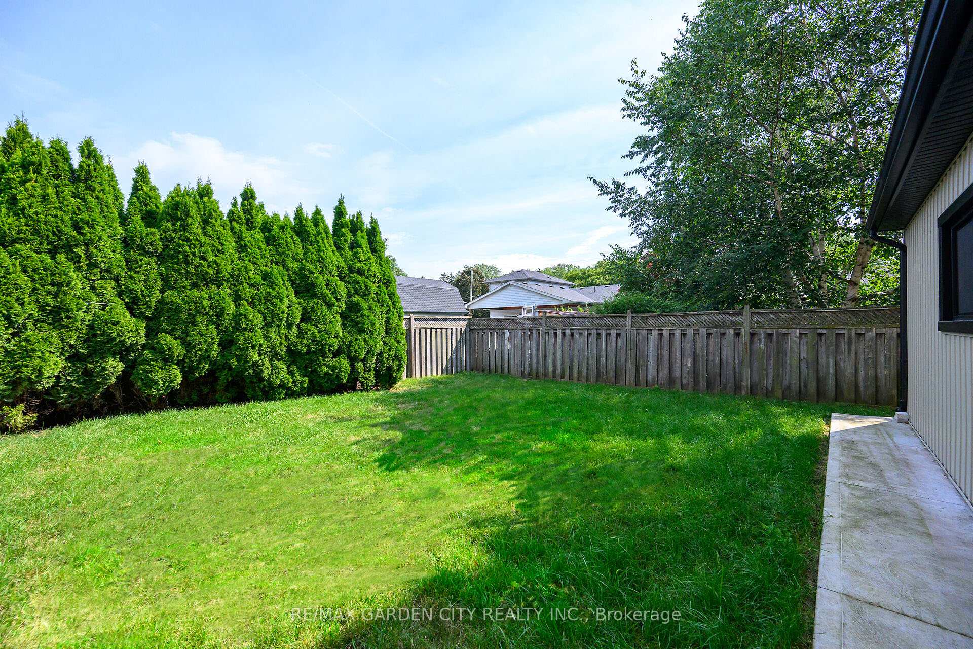 Photo 44 of 14 Marr Avenue, Grimsby, Grimsby Beach — HOMEH