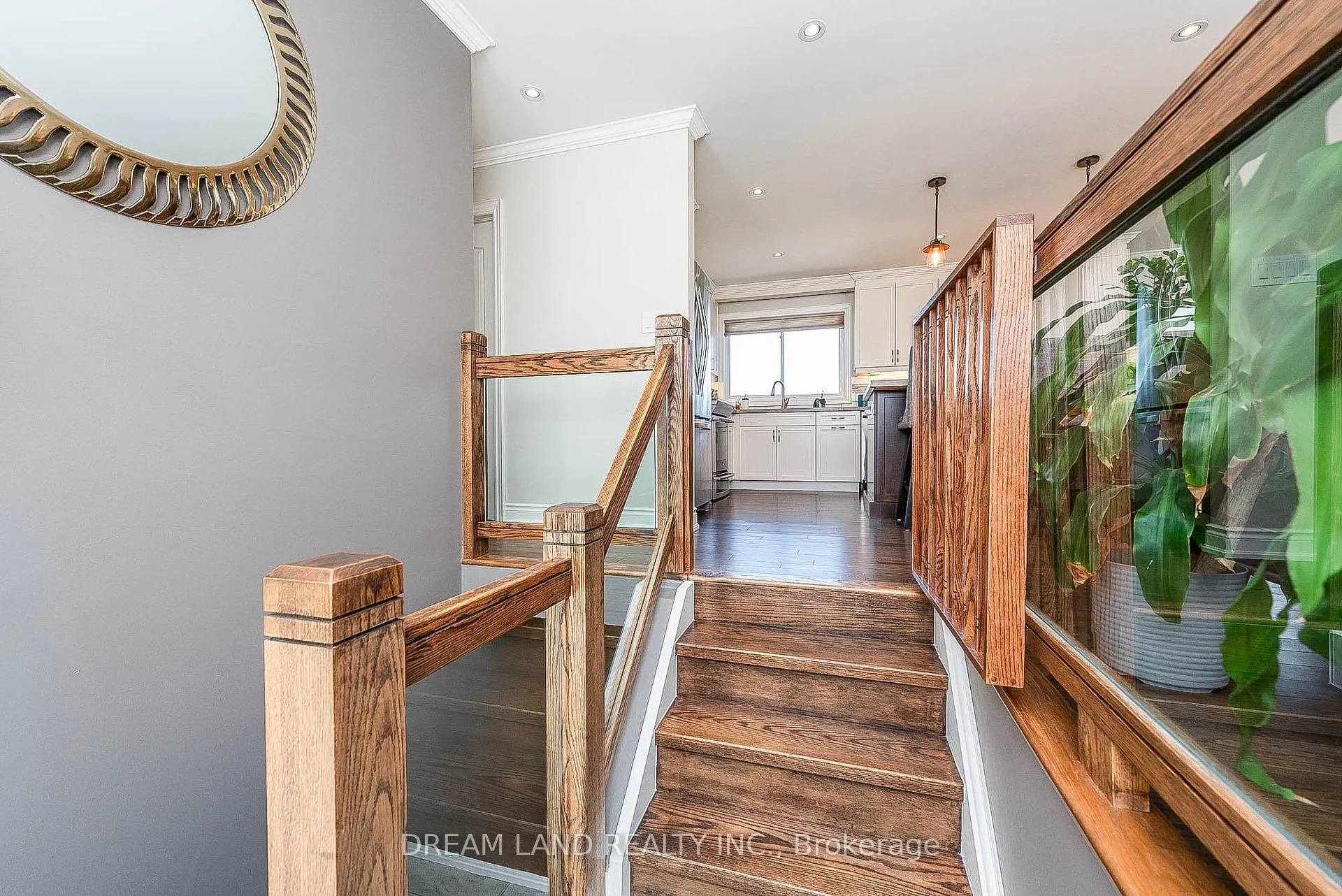 Photo 6 of 269 Nelson Crescent, Innisfil, Stroud — HOMEH