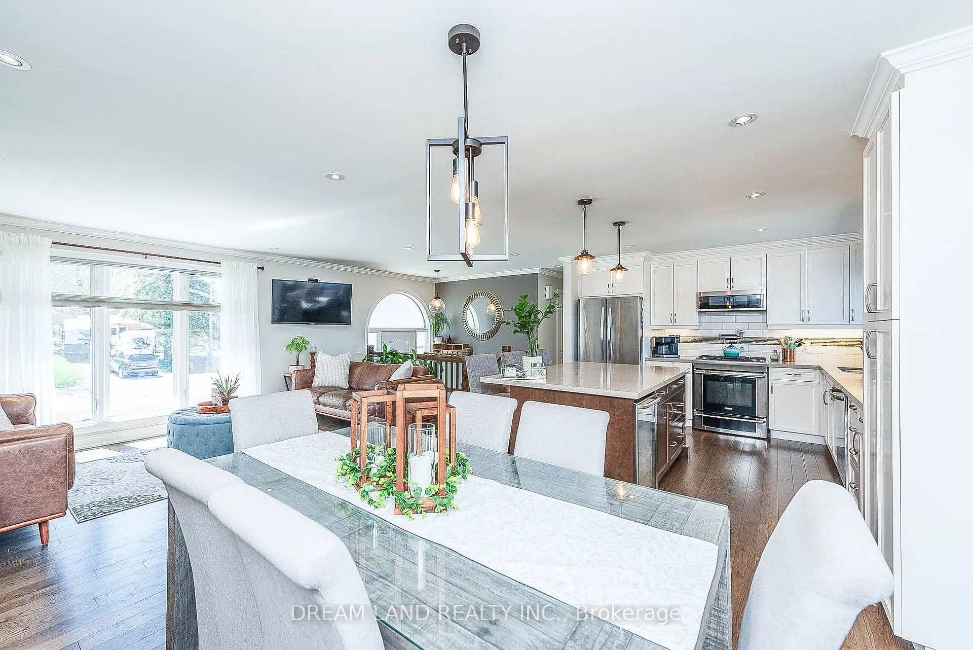 Photo 12 of 269 Nelson Crescent, Innisfil, Stroud — HOMEH