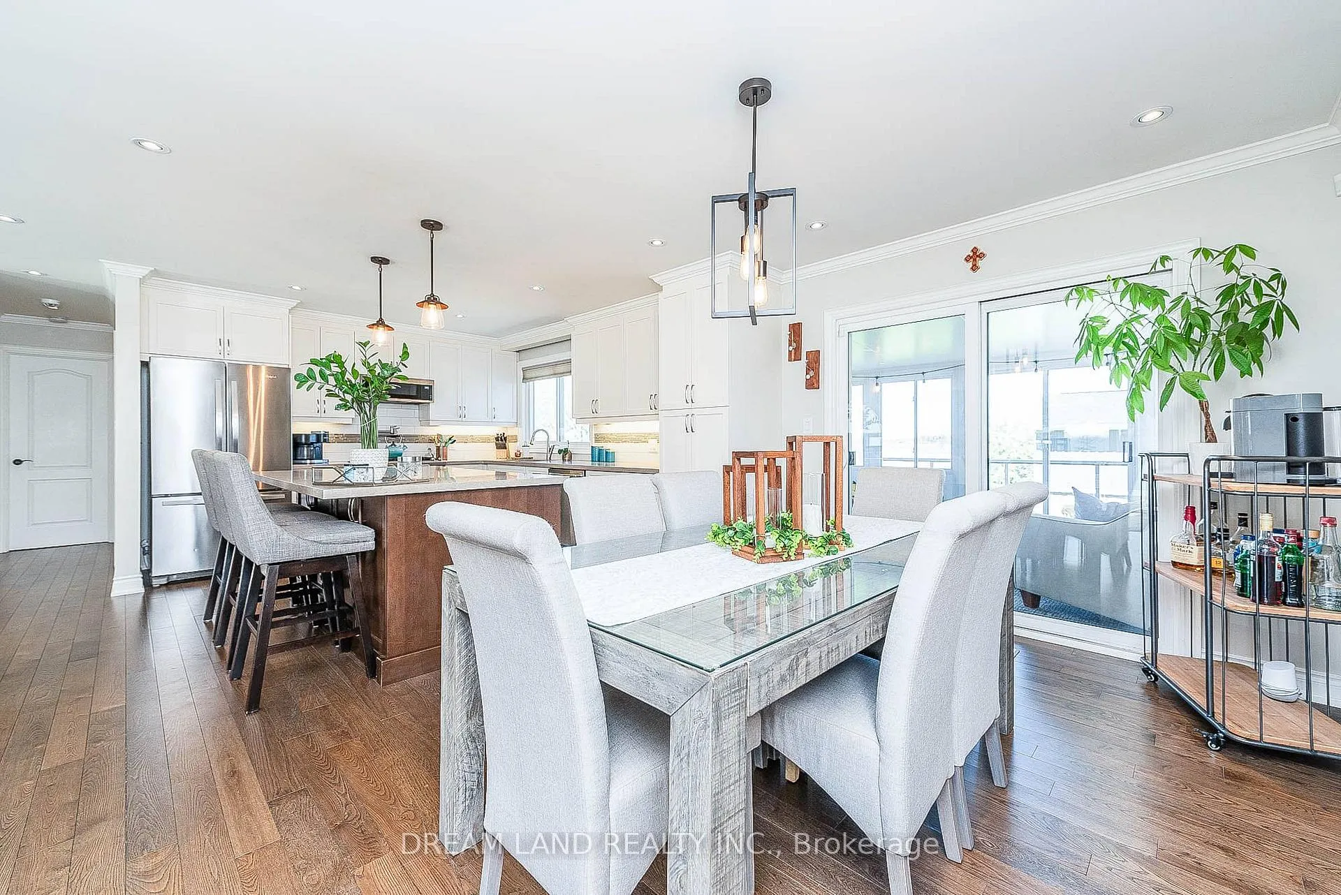 Photo 13 of 269 Nelson Crescent, Innisfil, Stroud — HOMEH