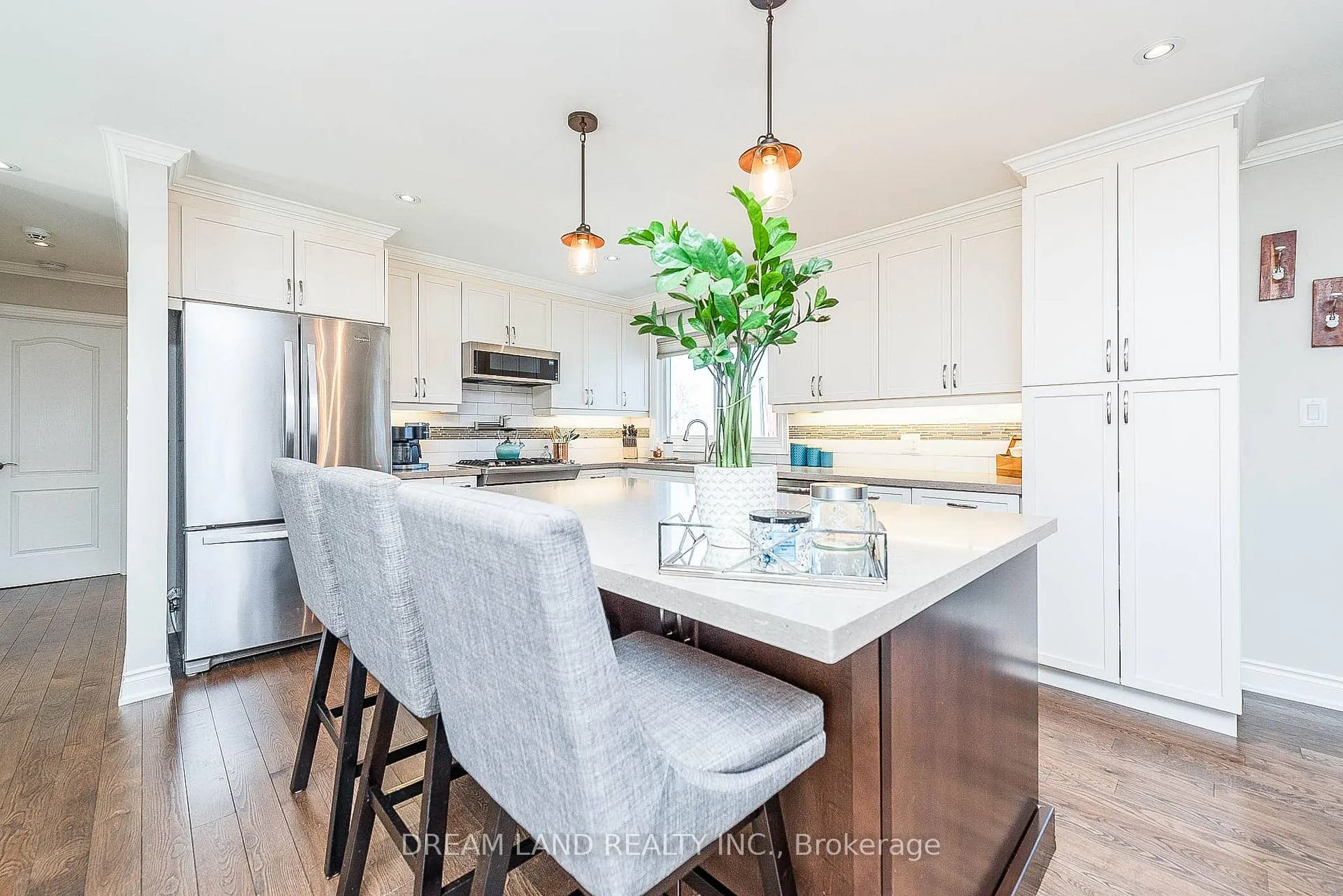 Photo 14 of 269 Nelson Crescent, Innisfil, Stroud — HOMEH