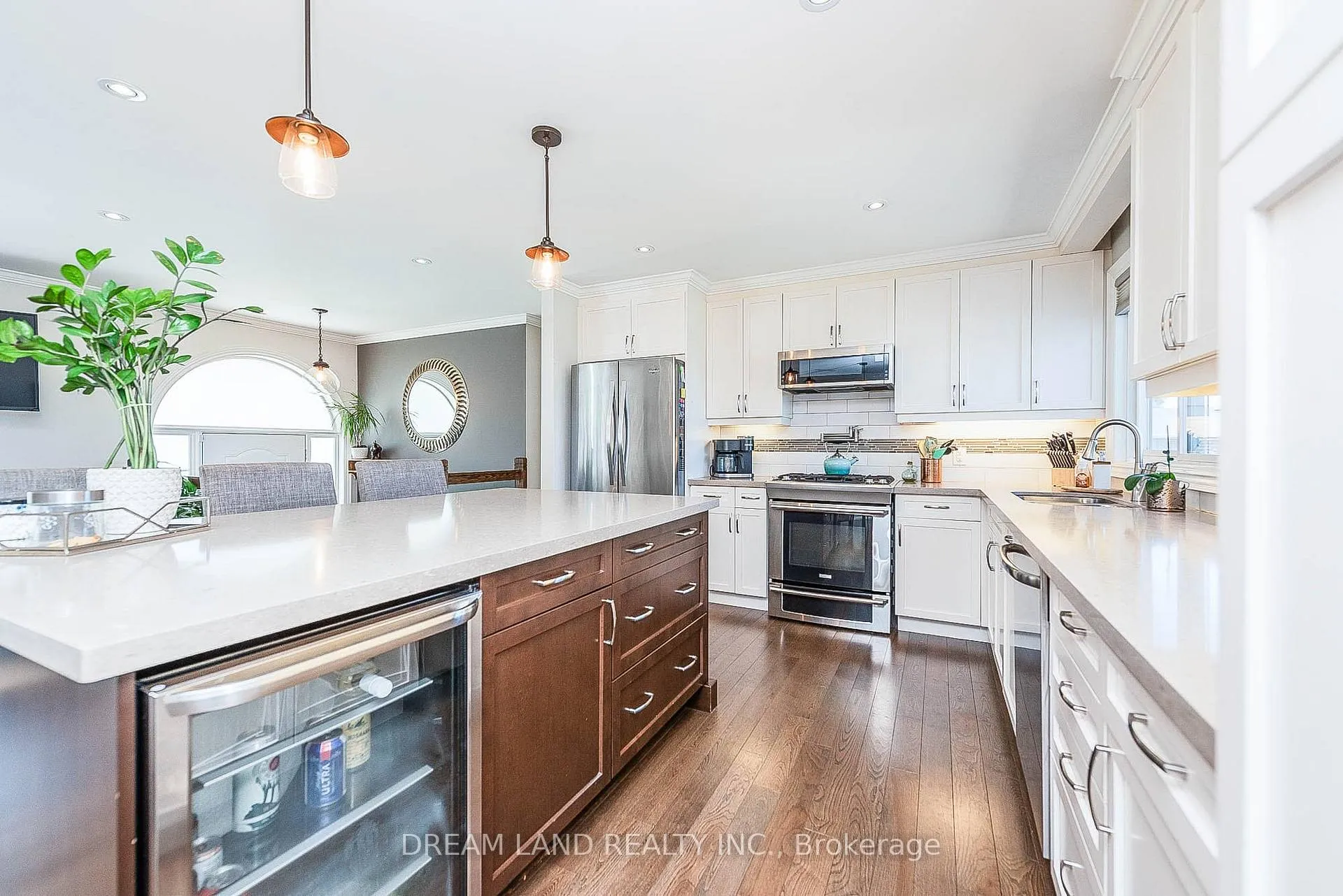 Photo 15 of 269 Nelson Crescent, Innisfil, Stroud — HOMEH