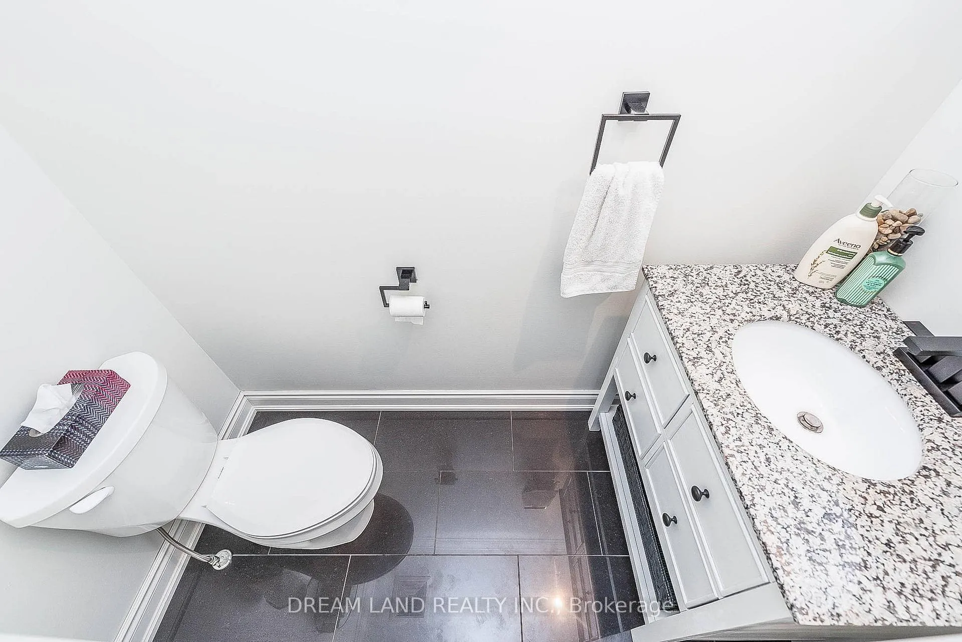 Photo 18 of 269 Nelson Crescent, Innisfil, Stroud — HOMEH