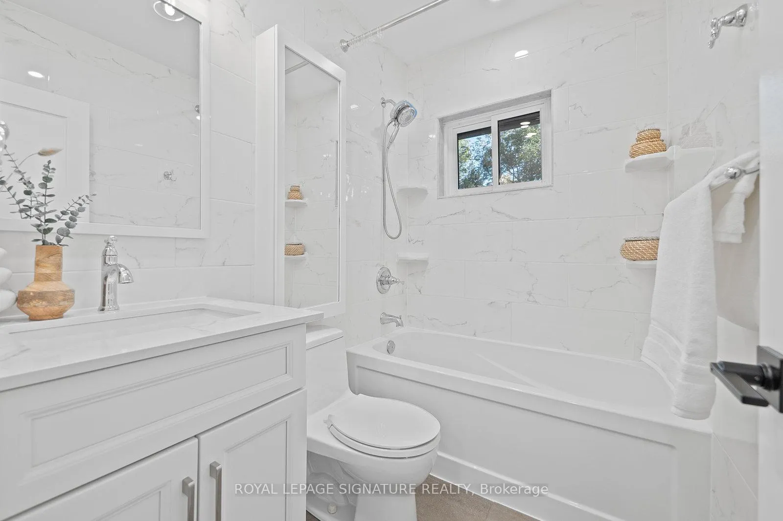 Photo 26 of 21 Glengarry Avenue, Toronto, Lawrence Park North — HOMEH