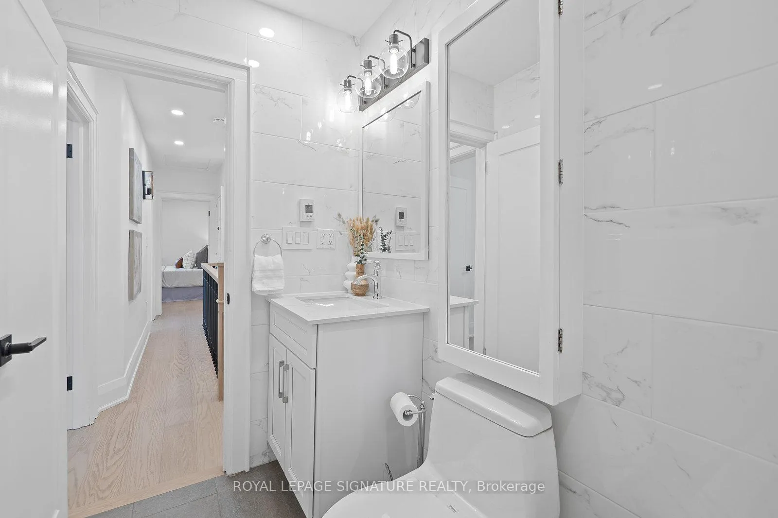 Photo 27 of 21 Glengarry Avenue, Toronto, Lawrence Park North — HOMEH