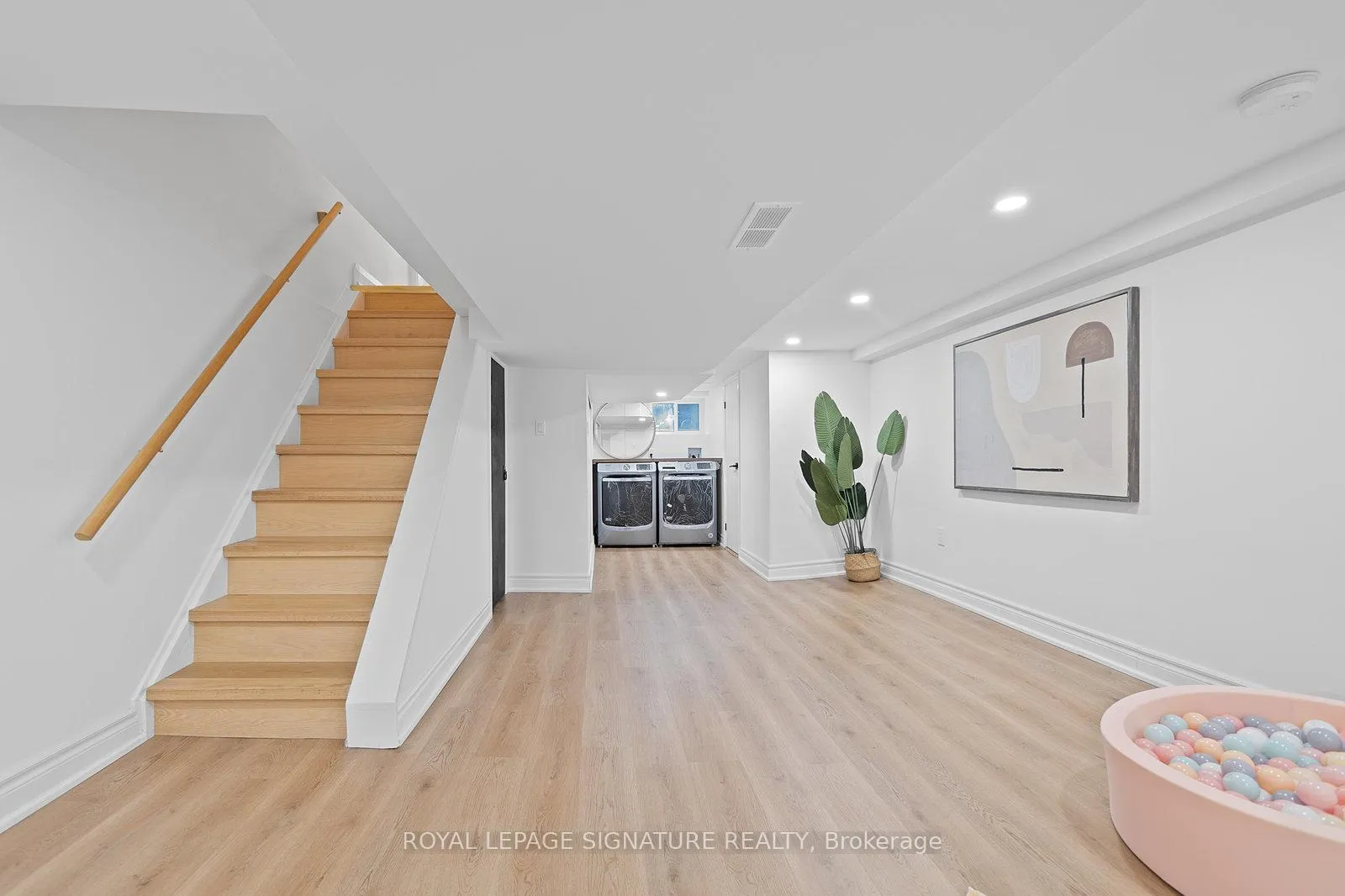 Photo 31 of 21 Glengarry Avenue, Toronto, Lawrence Park North — HOMEH