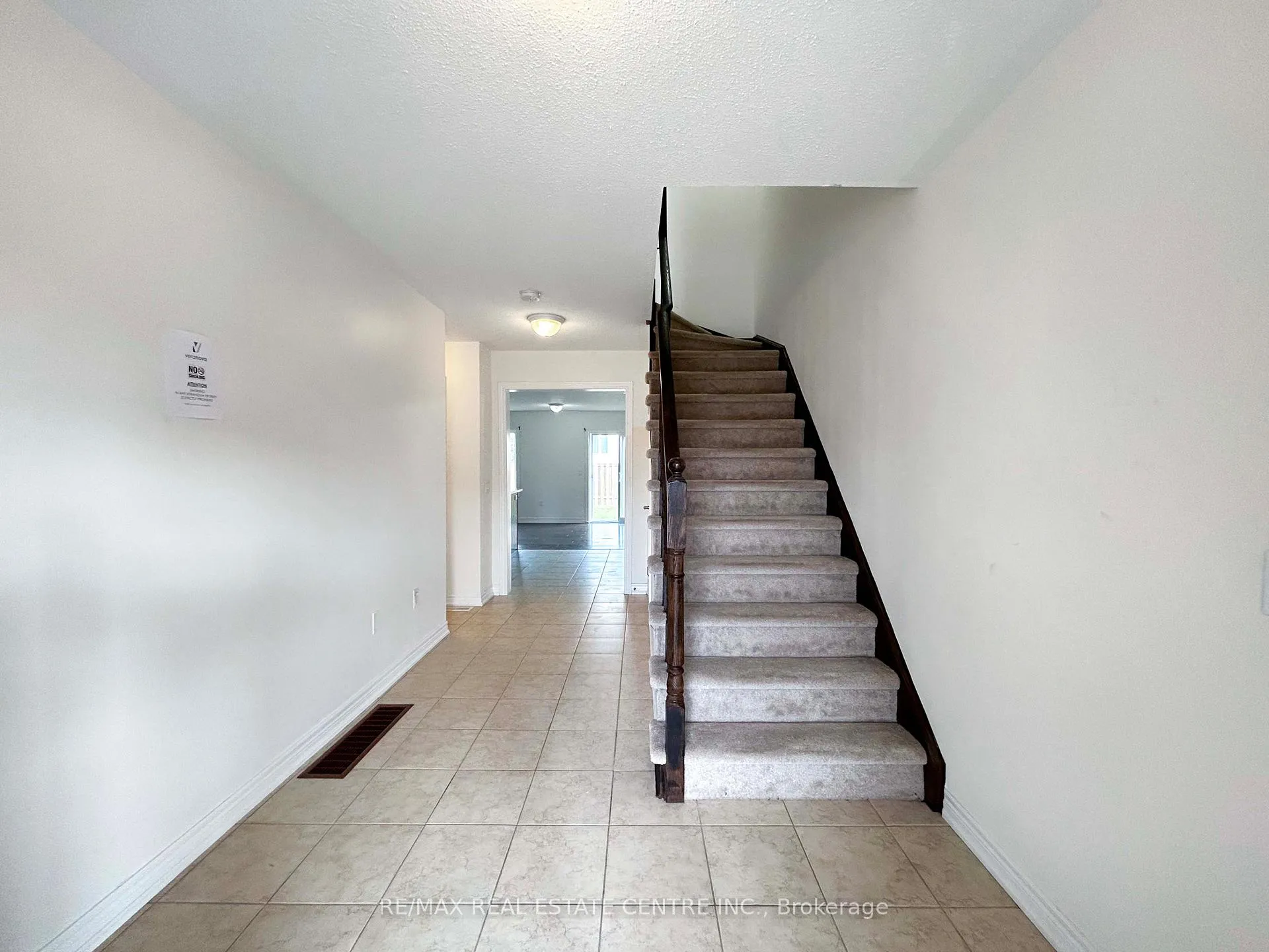 Photo 3 of 840 Cook Crescent, Shelburne — HOMEH