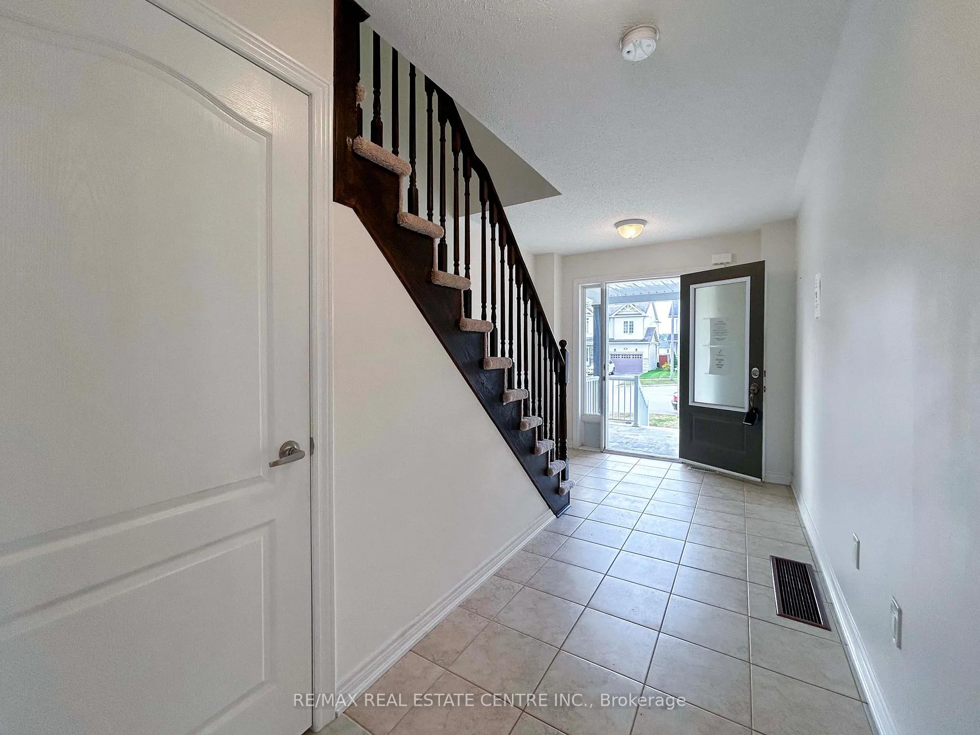 Photo 12 of 840 Cook Crescent, Shelburne — HOMEH