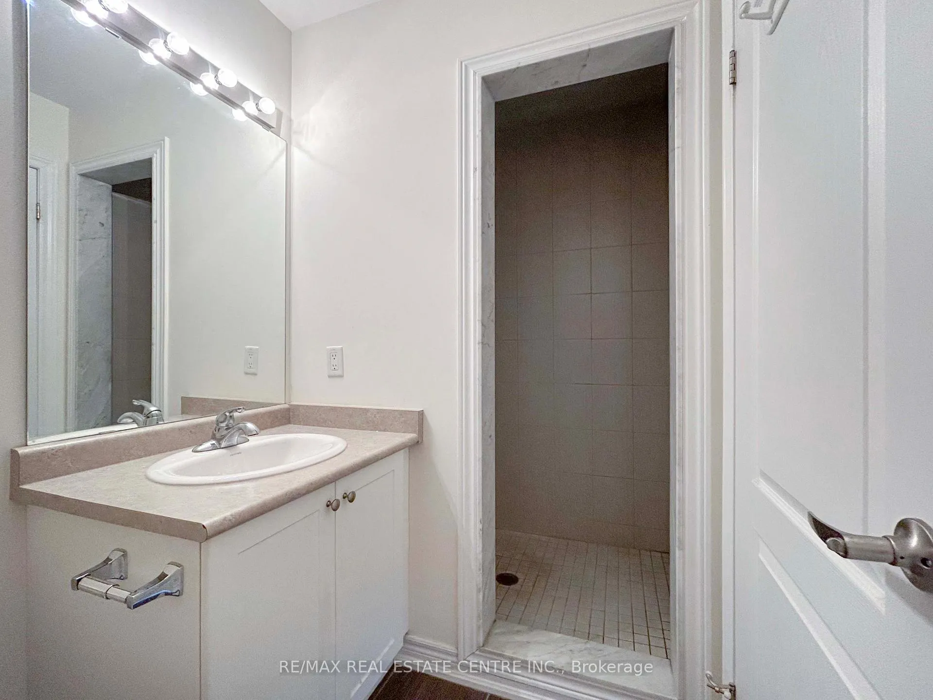 Photo 17 of 840 Cook Crescent, Shelburne — HOMEH