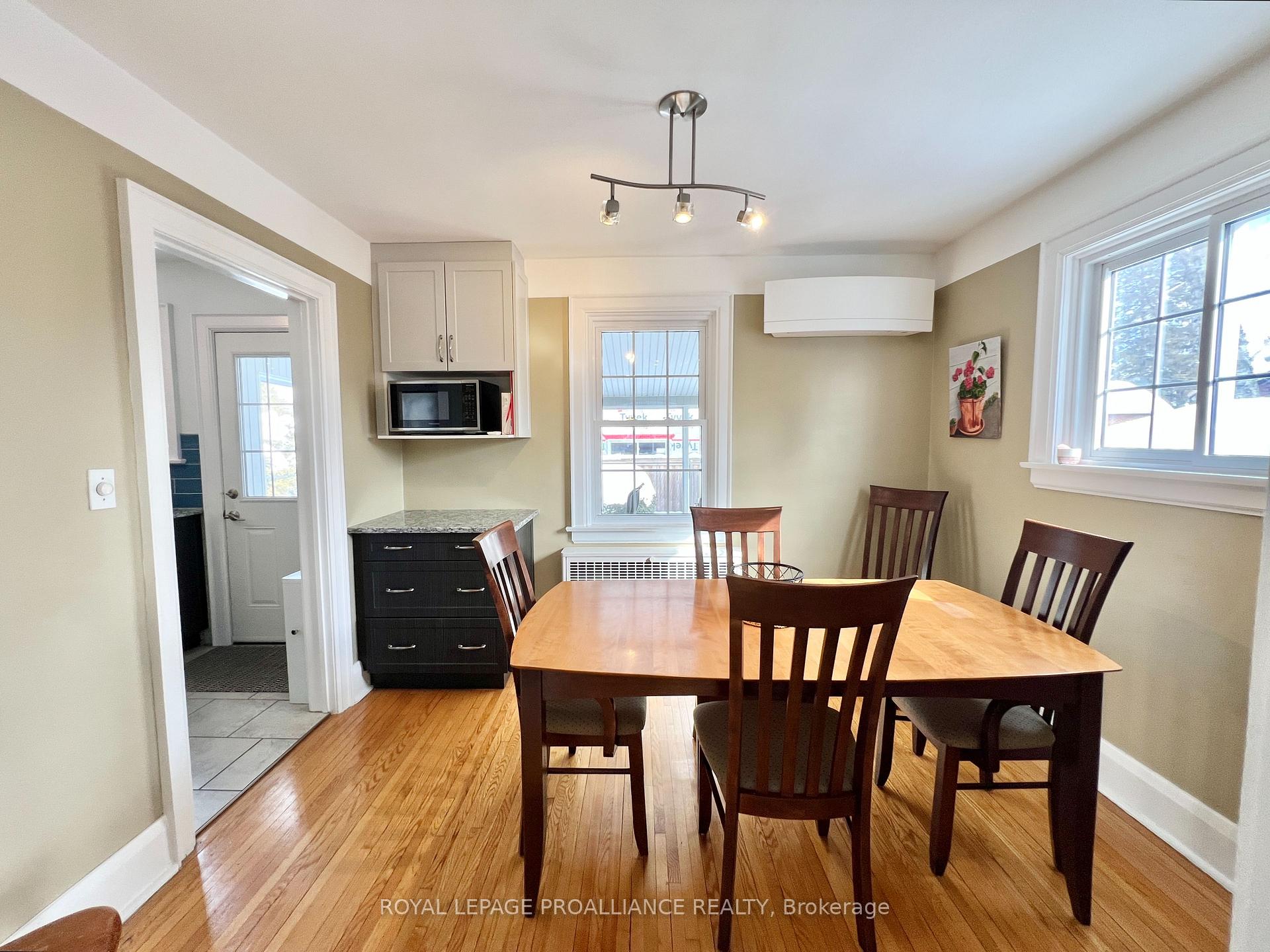 Photo 8 of 241 Bleecker Avenue, Belleville, Belleville Ward — HOMEH