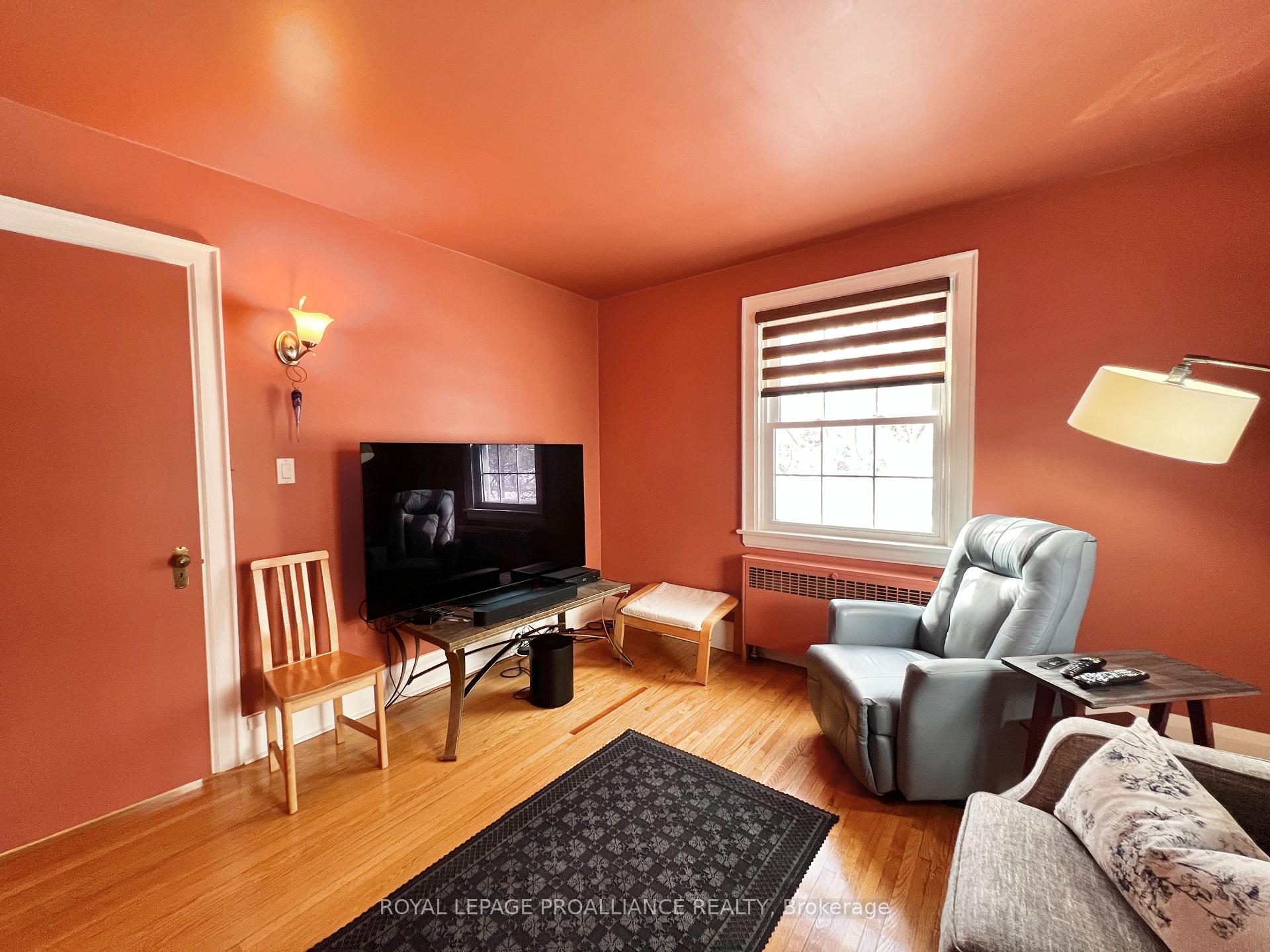 Photo 17 of 241 Bleecker Avenue, Belleville, Belleville Ward — HOMEH