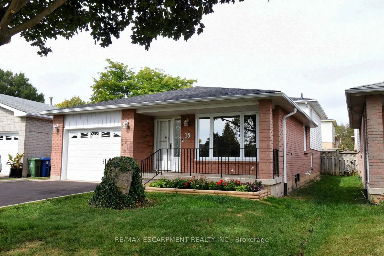 Photo 2 of 15 Broughton Avenue, Hamilton, Broughton — HOMEH