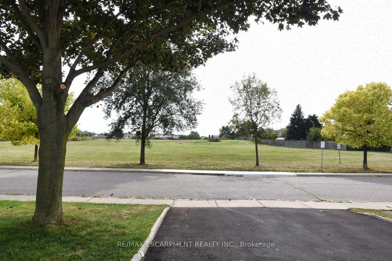 Photo 4 of 15 Broughton Avenue, Hamilton, Broughton — HOMEH