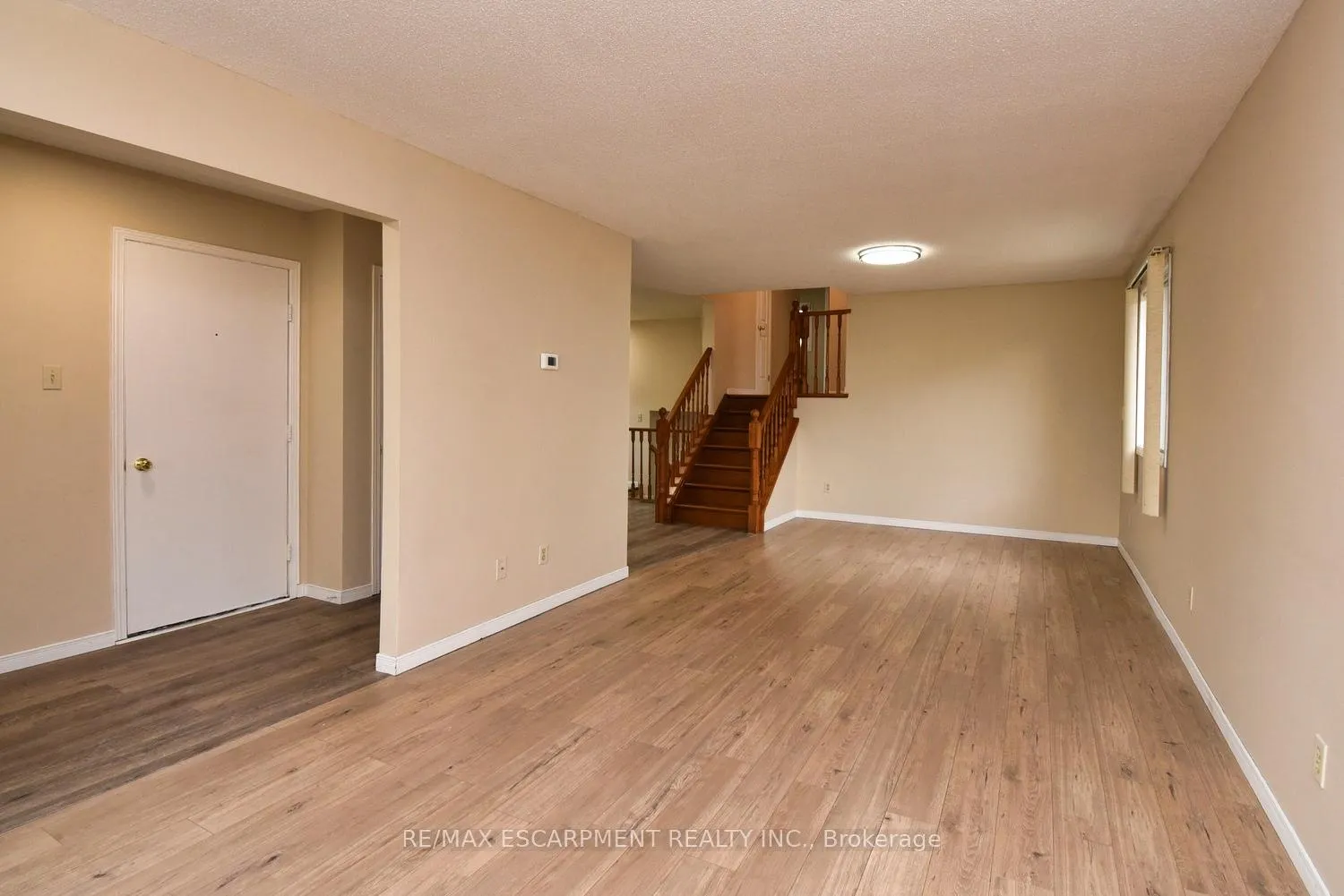 Photo 8 of 15 Broughton Avenue, Hamilton, Broughton — HOMEH