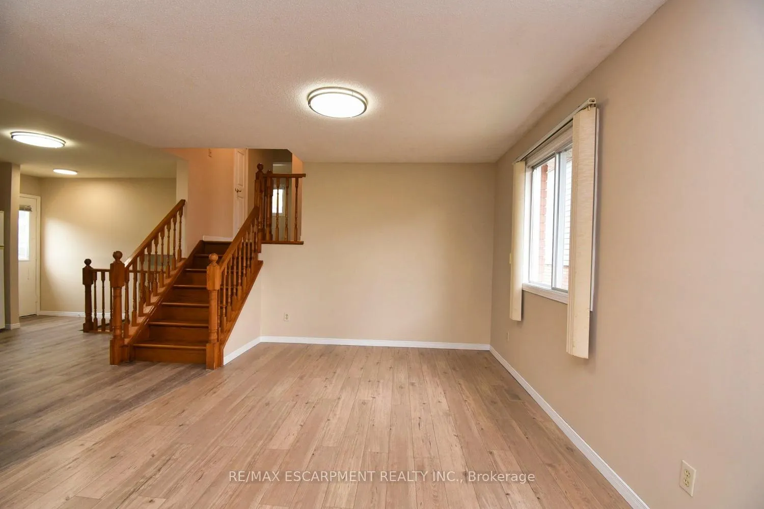 Photo 12 of 15 Broughton Avenue, Hamilton, Broughton — HOMEH
