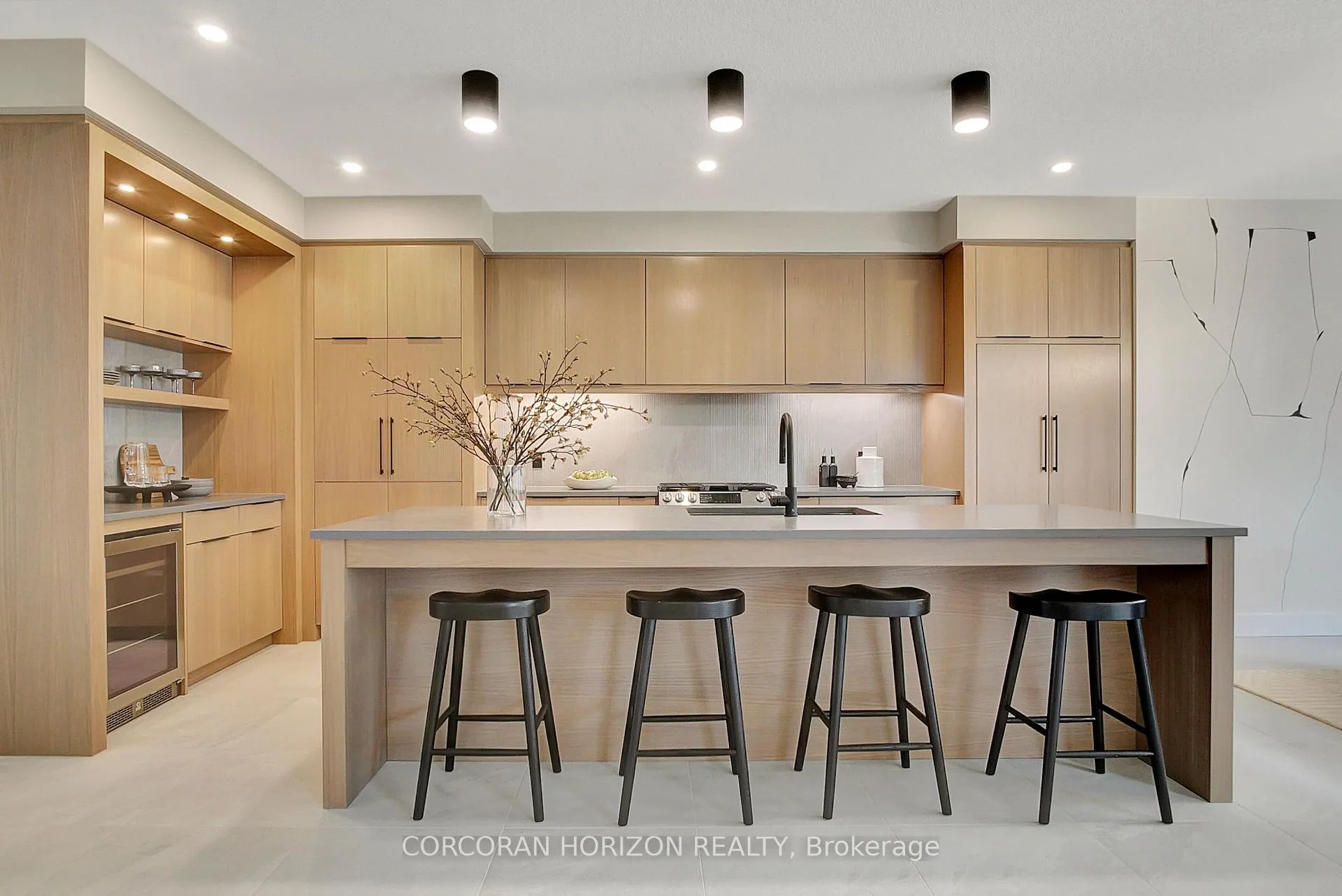 Photo 8 of 87 Dunnigan Drive, Kitchener — HOMEH